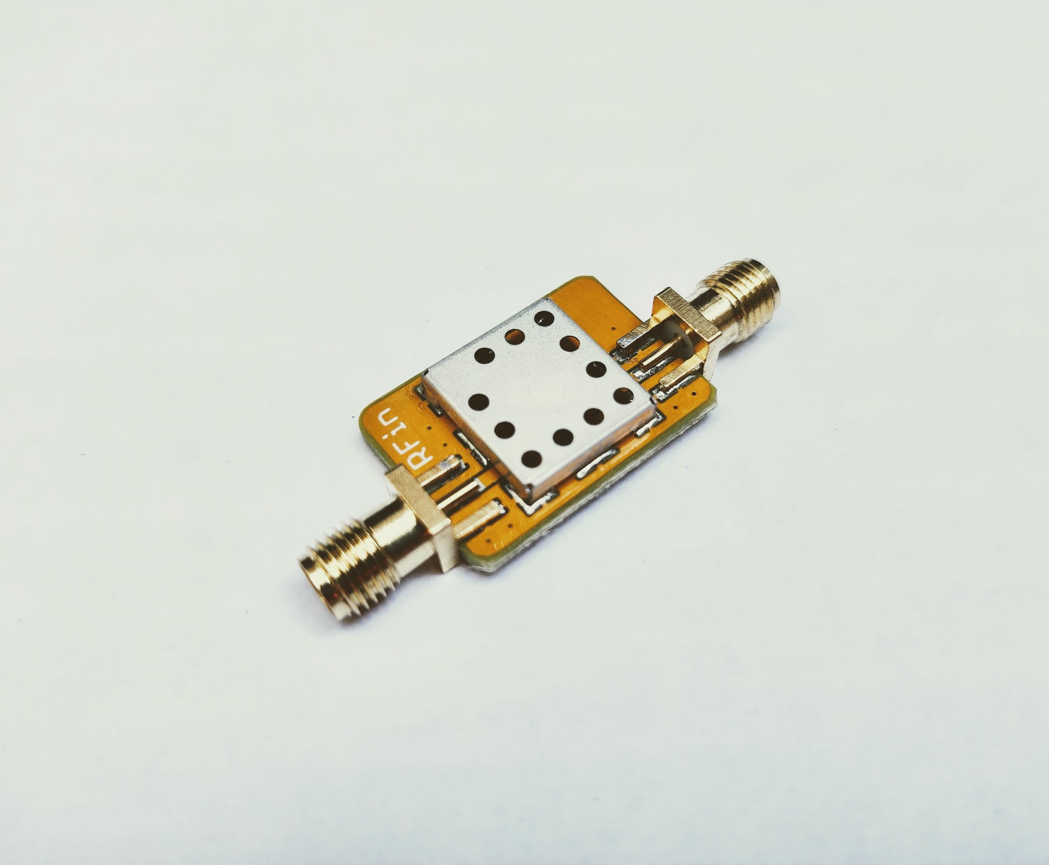 2593 MHz Bandpass Filter (2496-2690 MHz band) n41, n90 band – GPIO